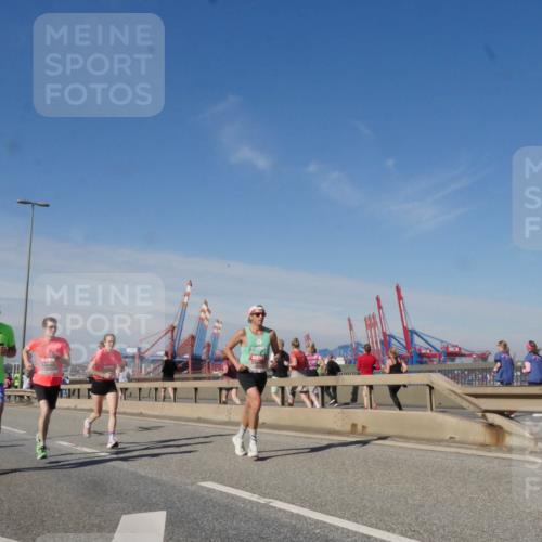 03.10.2025 - Köhlbrandbrückenlauf Matties Gatica Varas http://msf.ph/oto/8988162 03.10.2025 12:33:33 Position 2  meine-sportfotos.de
