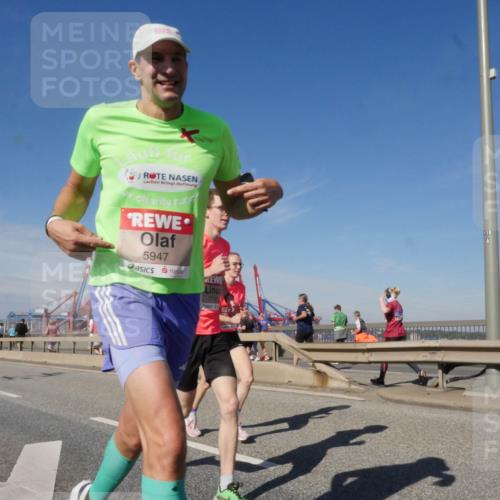 03.10.2025 - Köhlbrandbrückenlauf Matties Gatica Varas http://msf.ph/oto/8988174 03.10.2025 12:33:35 Position 2 5947, 5710, 118 meine-sportfotos.de