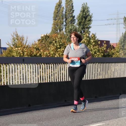 03.10.2025 - Köhlbrandbrückenlauf Luisa Fischer http://msf.ph/oto/8988179 03.10.2025 11:23:52 Position 3 692 meine-sportfotos.de