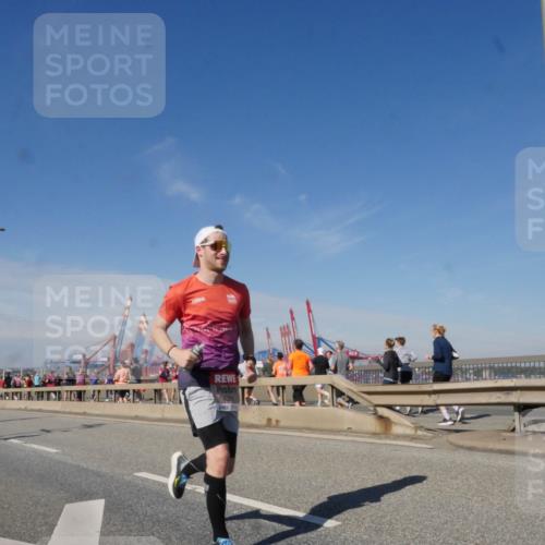 03.10.2025 - Köhlbrandbrückenlauf Matties Gatica Varas http://msf.ph/oto/8988192 03.10.2025 12:33:42 Position 2 1, 4029 meine-sportfotos.de
