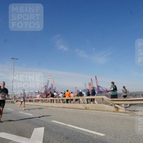 03.10.2025 - Köhlbrandbrückenlauf Matties Gatica Varas http://msf.ph/oto/8988201 03.10.2025 12:33:43 Position 2  meine-sportfotos.de