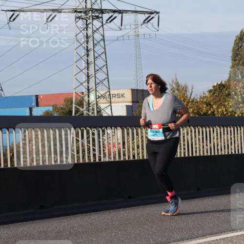 03.10.2025 - Köhlbrandbrückenlauf Luisa Fischer http://msf.ph/oto/8988202 03.10.2025 11:23:53 Position 3 780, 8892 meine-sportfotos.de