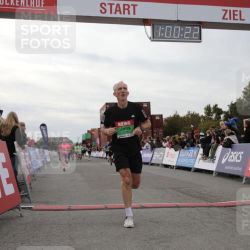 03.10.2025 - Köhlbrandbrückenlauf Yannick Fuchs http://msf.ph/oto/8988206 03.10.2025 16:00:20 Ziel 7027, 7105, 7116, 7233, 7271, 7276, 7301, 9240, 9491, 9717 meine-sportfotos.de