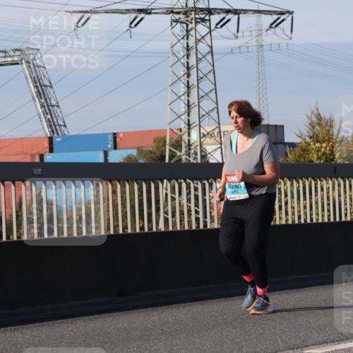 03.10.2025 - Köhlbrandbrückenlauf Luisa Fischer http://msf.ph/oto/8988207 03.10.2025 11:23:54 Position 3 780, 3892 meine-sportfotos.de