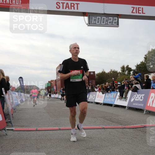 03.10.2025 - Köhlbrandbrückenlauf Yannick Fuchs http://msf.ph/oto/8988211 03.10.2025 16:00:20 Ziel 7027, 7105, 7116, 7233, 7271, 7276, 7301, 9240, 9491, 9717 meine-sportfotos.de
