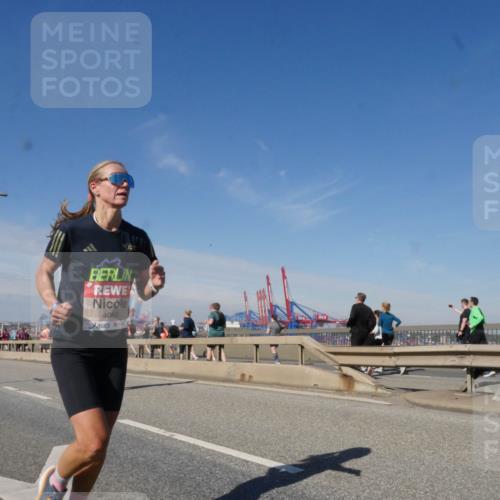 03.10.2025 - Köhlbrandbrückenlauf Matties Gatica Varas http://msf.ph/oto/8988212 03.10.2025 12:33:44 Position 2 4060 meine-sportfotos.de