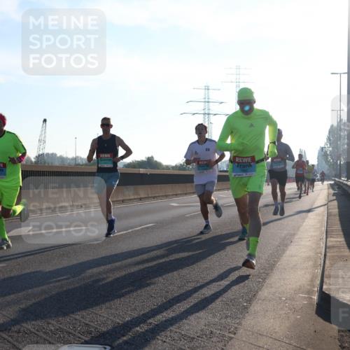 03.10.2025 - Köhlbrandbrückenlauf Luisa Fischer http://msf.ph/oto/8988216 03.10.2025 10:11:12 Position 3 3460 meine-sportfotos.de