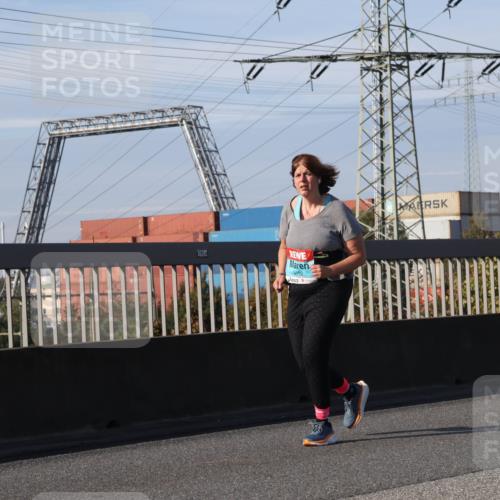 03.10.2025 - Köhlbrandbrückenlauf Luisa Fischer http://msf.ph/oto/8988218 03.10.2025 11:23:54 Position 3 780, 3892, 11 meine-sportfotos.de