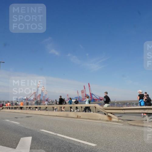 03.10.2025 - Köhlbrandbrückenlauf Matties Gatica Varas http://msf.ph/oto/8988229 03.10.2025 12:33:47 Position 2 118 meine-sportfotos.de
