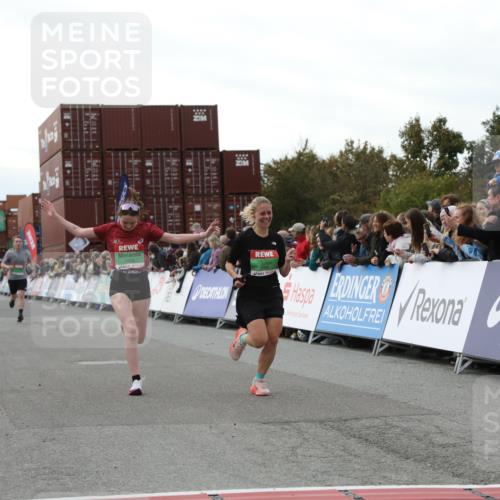 03.10.2025 - Köhlbrandbrückenlauf Yannick Fuchs http://msf.ph/oto/8988241 03.10.2025 16:12:32 Ziel 7203, 7502, 7654, 8901, 8957, 8960, 9300, 9454, 9677, 9706 meine-sportfotos.de