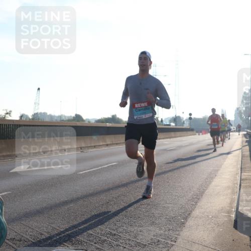 03.10.2025 - Köhlbrandbrückenlauf Luisa Fischer http://msf.ph/oto/8988256 03.10.2025 10:11:14 Position 3 1174 meine-sportfotos.de