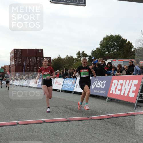 03.10.2025 - Köhlbrandbrückenlauf Yannick Fuchs http://msf.ph/oto/8988264 03.10.2025 16:12:33 Ziel 7203, 7502, 8901, 8957, 8960, 9300, 9420, 9454, 9677, 9706 meine-sportfotos.de
