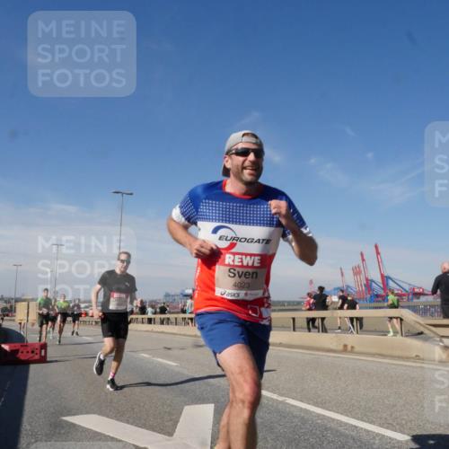 03.10.2025 - Köhlbrandbrückenlauf Matties Gatica Varas http://msf.ph/oto/8988265 03.10.2025 12:33:54 Position 2 493, 4023 meine-sportfotos.de