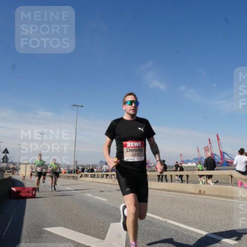 03.10.2025 - Köhlbrandbrückenlauf Matties Gatica Varas http://msf.ph/oto/8988271 03.10.2025 12:33:55 Position 2 4079 meine-sportfotos.de