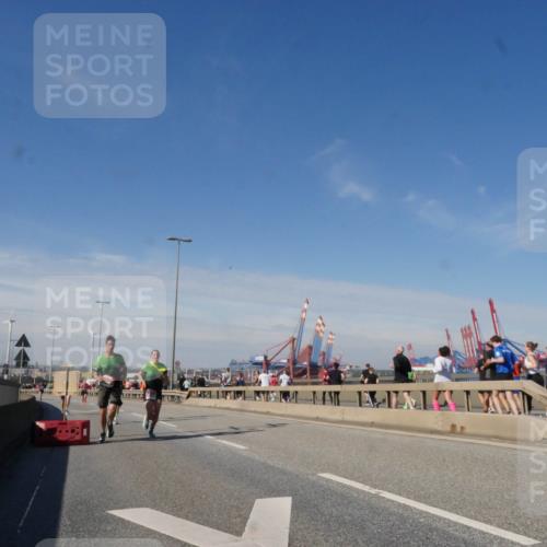 03.10.2025 - Köhlbrandbrückenlauf Matties Gatica Varas http://msf.ph/oto/8988278 03.10.2025 12:33:56 Position 2  meine-sportfotos.de