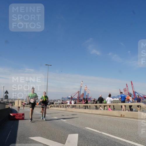 03.10.2025 - Köhlbrandbrückenlauf Matties Gatica Varas http://msf.ph/oto/8988280 03.10.2025 12:33:57 Position 2  meine-sportfotos.de