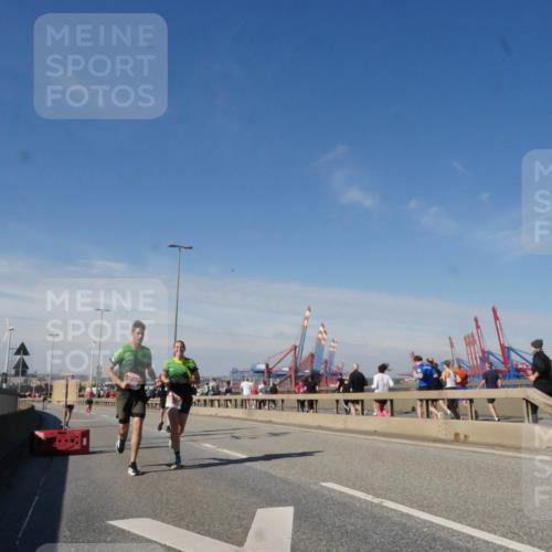 03.10.2025 - Köhlbrandbrückenlauf Matties Gatica Varas http://msf.ph/oto/8988284 03.10.2025 12:33:57 Position 2  meine-sportfotos.de