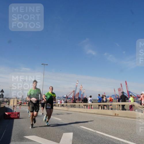 03.10.2025 - Köhlbrandbrückenlauf Matties Gatica Varas http://msf.ph/oto/8988288 03.10.2025 12:33:58 Position 2  meine-sportfotos.de