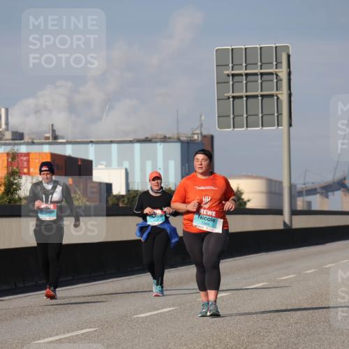03.10.2025 - Köhlbrandbrückenlauf Luisa Fischer http://msf.ph/oto/8988289 03.10.2025 11:24:08 Position 3 1389 meine-sportfotos.de