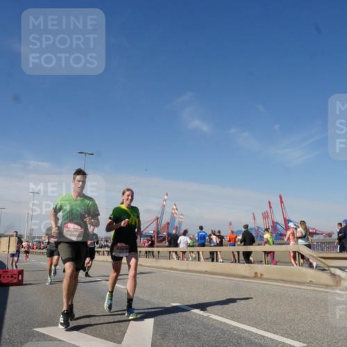 03.10.2025 - Köhlbrandbrückenlauf Matties Gatica Varas http://msf.ph/oto/8988291 03.10.2025 12:33:58 Position 2 6624 meine-sportfotos.de