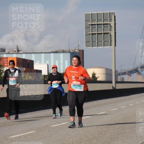 03.10.2025 - Köhlbrandbrückenlauf Luisa Fischer http://msf.ph/oto/8988294 03.10.2025 11:24:08 Position 3 1389 meine-sportfotos.de