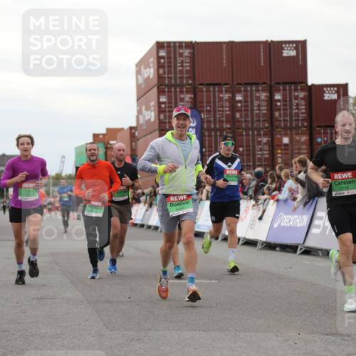 03.10.2025 - Köhlbrandbrückenlauf Yannick Fuchs http://msf.ph/oto/8988307 03.10.2025 16:00:26 Ziel 7027, 7105, 7116, 7202, 7287, 7301, 7327, 9188, 9189, 9240, 9391, 9491, 9717 meine-sportfotos.de