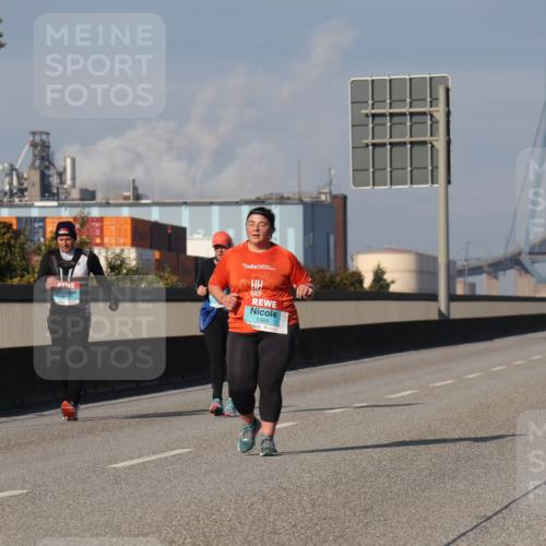 03.10.2025 - Köhlbrandbrückenlauf Luisa Fischer http://msf.ph/oto/8988316 03.10.2025 11:24:10 Position 3 1389 meine-sportfotos.de