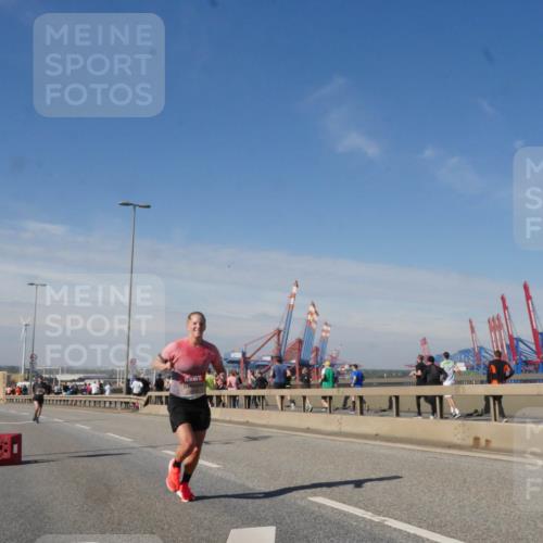 03.10.2025 - Köhlbrandbrückenlauf Matties Gatica Varas http://msf.ph/oto/8988340 03.10.2025 12:34:06 Position 2 1 meine-sportfotos.de