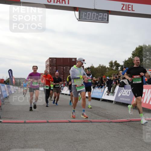 03.10.2025 - Köhlbrandbrückenlauf Yannick Fuchs http://msf.ph/oto/8988342 03.10.2025 16:00:28 Ziel 7027, 7116, 7202, 7287, 7327, 9188, 9189, 9240, 9391, 9491, 9717 meine-sportfotos.de