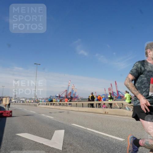 03.10.2025 - Köhlbrandbrückenlauf Matties Gatica Varas http://msf.ph/oto/8988364 03.10.2025 12:34:13 Position 2 4001 meine-sportfotos.de
