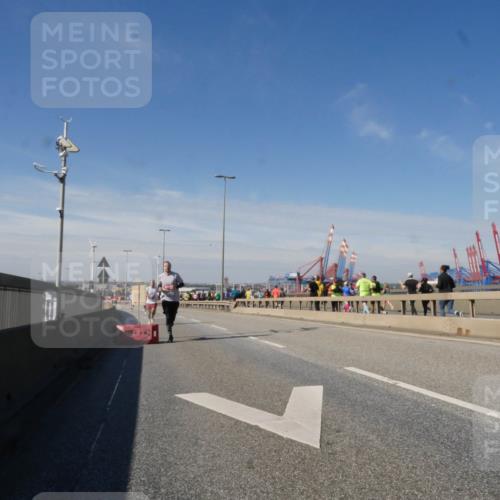 03.10.2025 - Köhlbrandbrückenlauf Matties Gatica Varas http://msf.ph/oto/8988367 03.10.2025 12:34:16 Position 2  meine-sportfotos.de