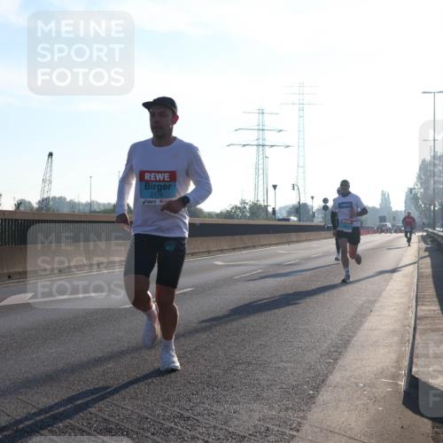 03.10.2025 - Köhlbrandbrückenlauf Luisa Fischer http://msf.ph/oto/8988368 03.10.2025 10:11:21 Position 3 2176 meine-sportfotos.de