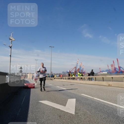 03.10.2025 - Köhlbrandbrückenlauf Matties Gatica Varas http://msf.ph/oto/8988373 03.10.2025 12:34:17 Position 2  meine-sportfotos.de