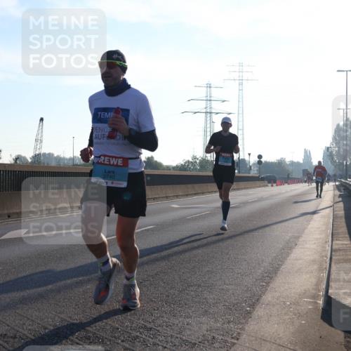 03.10.2025 - Köhlbrandbrückenlauf Luisa Fischer http://msf.ph/oto/8988414 03.10.2025 10:11:24 Position 3 3740 meine-sportfotos.de