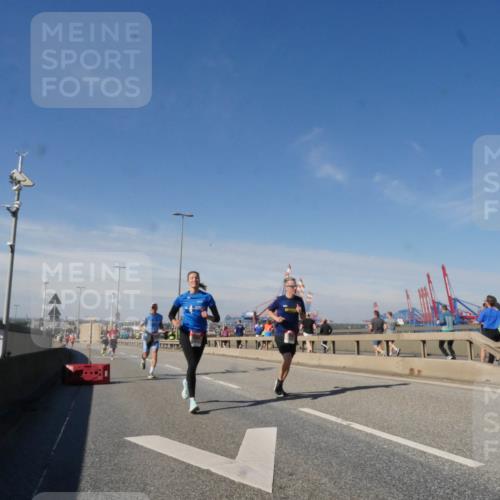 03.10.2025 - Köhlbrandbrückenlauf Matties Gatica Varas http://msf.ph/oto/8988424 03.10.2025 12:34:26 Position 2  meine-sportfotos.de