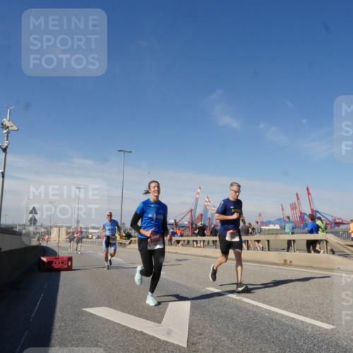 03.10.2025 - Köhlbrandbrückenlauf Matties Gatica Varas http://msf.ph/oto/8988428 03.10.2025 12:34:26 Position 2  meine-sportfotos.de