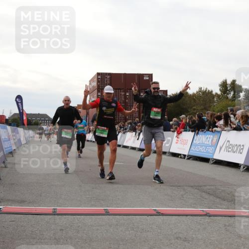 03.10.2025 - Köhlbrandbrückenlauf Yannick Fuchs http://msf.ph/oto/8988429 03.10.2025 16:12:39 Ziel 7502, 8957, 8960, 8979, 8982, 9296, 9300, 9307, 9420 meine-sportfotos.de