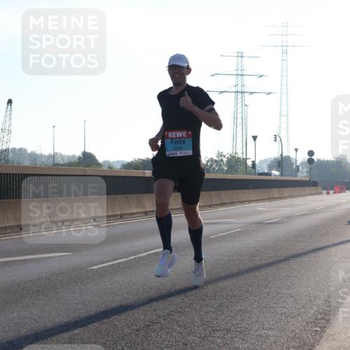 03.10.2025 - Köhlbrandbrückenlauf Luisa Fischer http://msf.ph/oto/8988432 03.10.2025 10:11:25 Position 3 3299 meine-sportfotos.de