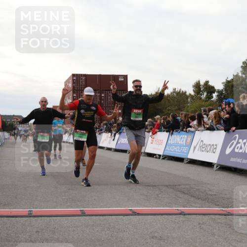 03.10.2025 - Köhlbrandbrückenlauf Yannick Fuchs http://msf.ph/oto/8988435 03.10.2025 16:12:40 Ziel 7457, 7482, 7502, 8957, 8960, 8979, 8982, 9296, 9300, 9307, 9420 meine-sportfotos.de