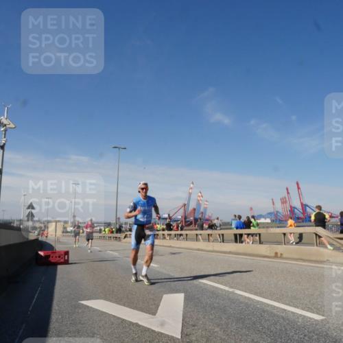 03.10.2025 - Köhlbrandbrückenlauf Matties Gatica Varas http://msf.ph/oto/8988437 03.10.2025 12:34:28 Position 2  meine-sportfotos.de