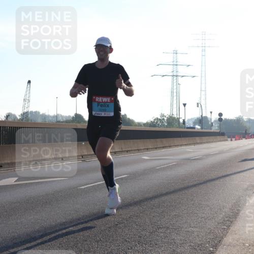 03.10.2025 - Köhlbrandbrückenlauf Luisa Fischer http://msf.ph/oto/8988438 03.10.2025 10:11:25 Position 3 3299 meine-sportfotos.de
