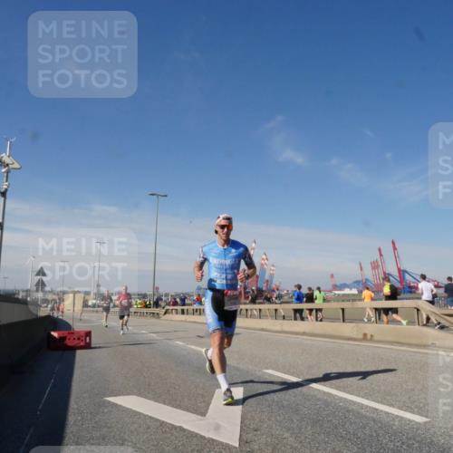03.10.2025 - Köhlbrandbrückenlauf Matties Gatica Varas http://msf.ph/oto/8988440 03.10.2025 12:34:28 Position 2  meine-sportfotos.de