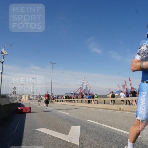 03.10.2025 - Köhlbrandbrückenlauf Matties Gatica Varas http://msf.ph/oto/8988448 03.10.2025 12:34:29 Position 2 7 meine-sportfotos.de