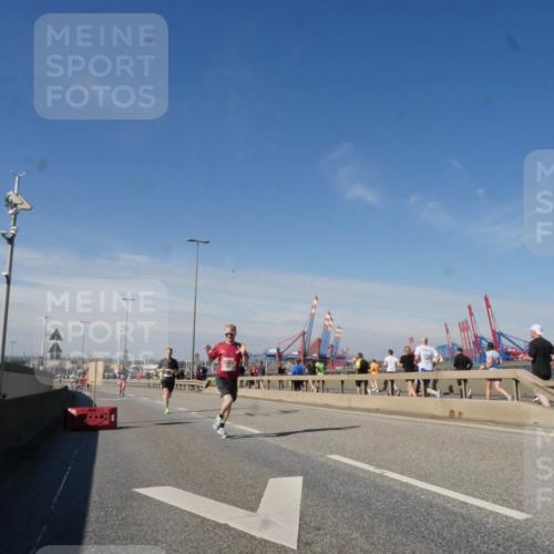 03.10.2025 - Köhlbrandbrückenlauf Matties Gatica Varas http://msf.ph/oto/8988459 03.10.2025 12:34:31 Position 2  meine-sportfotos.de