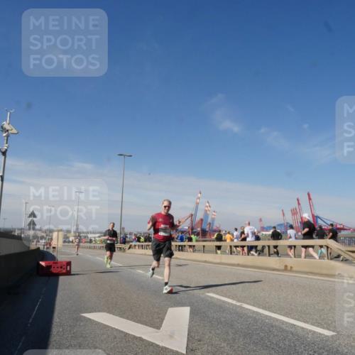 03.10.2025 - Köhlbrandbrückenlauf Matties Gatica Varas http://msf.ph/oto/8988462 03.10.2025 12:34:31 Position 2  meine-sportfotos.de