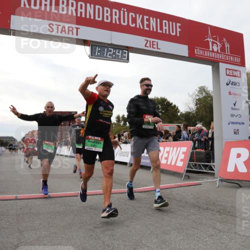 03.10.2025 - Köhlbrandbrückenlauf Yannick Fuchs http://msf.ph/oto/8988476 03.10.2025 16:12:41 Ziel 7457, 7482, 7502, 8957, 8960, 8979, 8982, 9296, 9300, 9307, 9420 meine-sportfotos.de