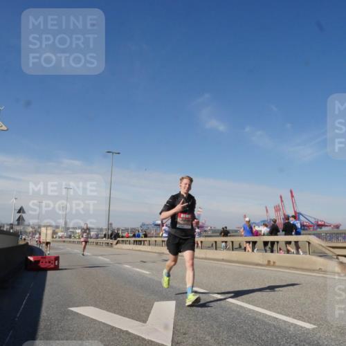 03.10.2025 - Köhlbrandbrückenlauf Matties Gatica Varas http://msf.ph/oto/8988483 03.10.2025 12:34:34 Position 2  meine-sportfotos.de