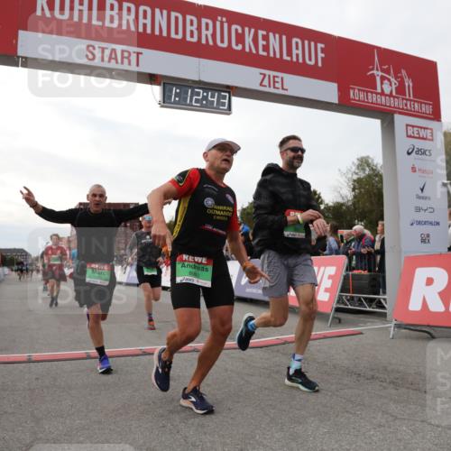 03.10.2025 - Köhlbrandbrückenlauf Yannick Fuchs http://msf.ph/oto/8988484 03.10.2025 16:12:41 Ziel 7457, 7482, 7502, 8957, 8960, 8979, 8982, 9296, 9300, 9307, 9420 meine-sportfotos.de