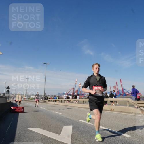 03.10.2025 - Köhlbrandbrückenlauf Matties Gatica Varas http://msf.ph/oto/8988487 03.10.2025 12:34:34 Position 2 050 meine-sportfotos.de