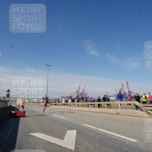 03.10.2025 - Köhlbrandbrückenlauf Matties Gatica Varas http://msf.ph/oto/8988493 03.10.2025 12:34:35 Position 2  meine-sportfotos.de